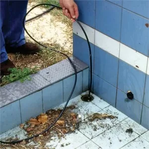 Como desentupir ralo e cano com mangueira? Passos simples 1 Como desentupir ralo e cano com mangueira